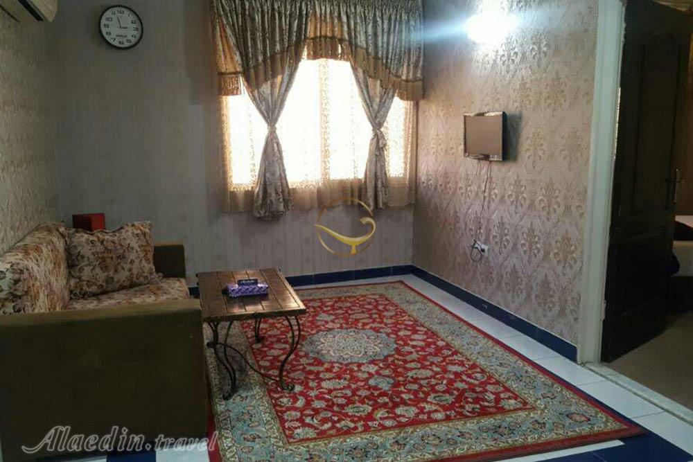 فضای نشیمن هتل آپارتمان تعطیلات مشهد | علاءالدین تراول