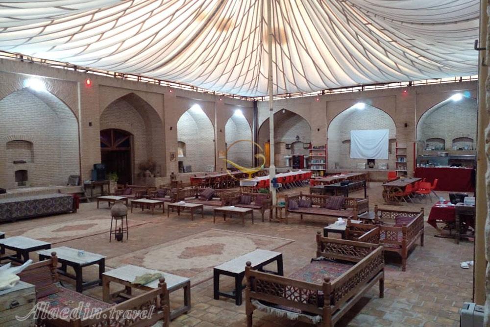 هتل کاروانسرای صفویه مهریز | علاءالدین تراول