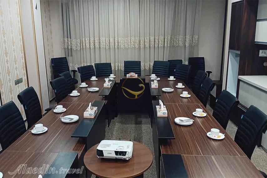 هتل مهربد فیروزه میبد | علاالدین تراول