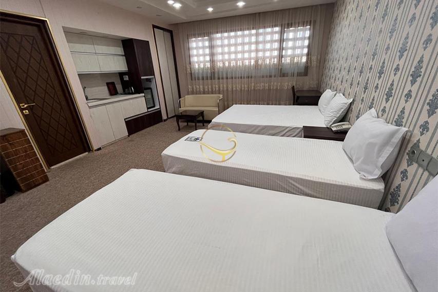 هتل مهربد فیروزه میبد | علاالدین تراول