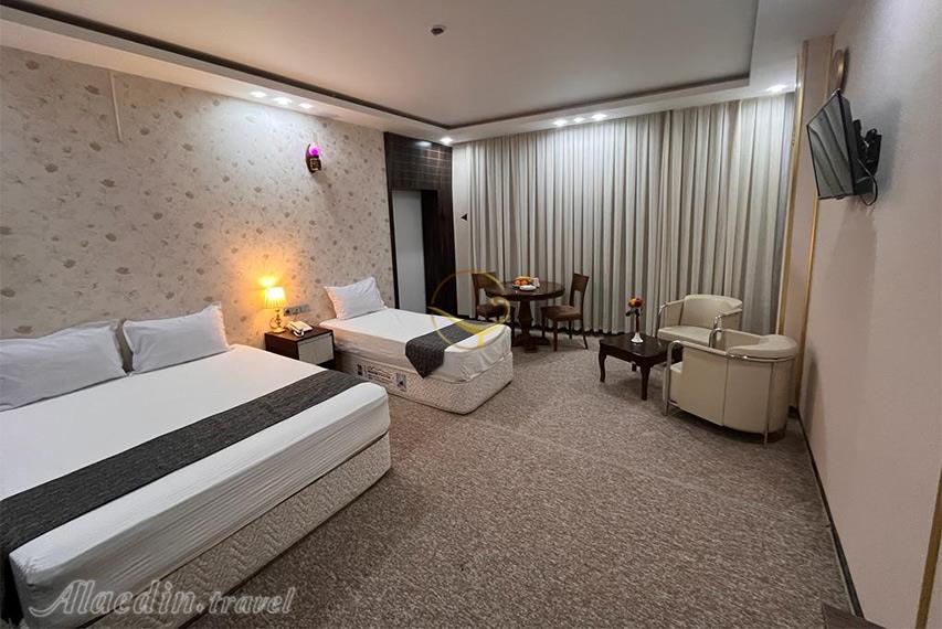 هتل مهربد فیروزه میبد | علاالدین تراول