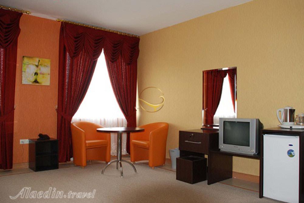 فضای نشیمن هتل 3 ستاره پردیس مبارکه | علاءالدین تراول