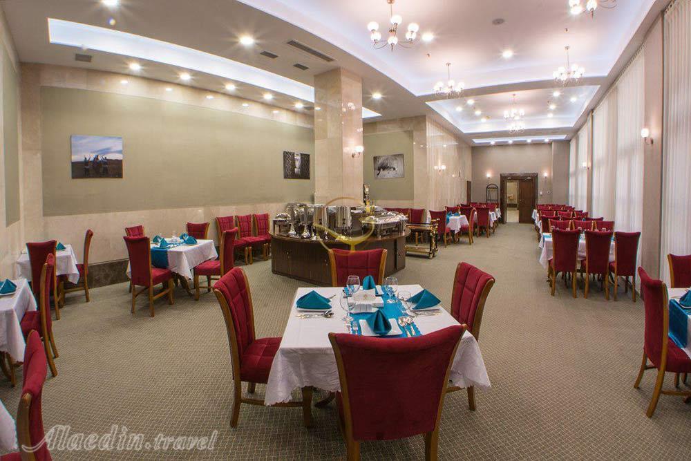 رستوران هتل چهار ستاره امیران نیشابور | علاءالدین تراول