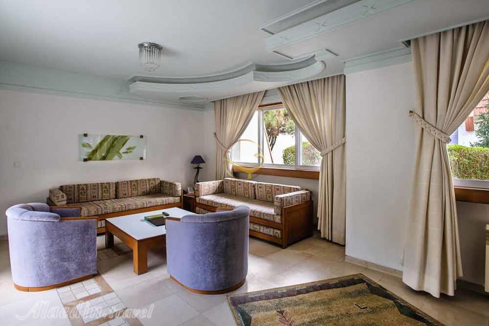 فضای نشیمن هتل 4 ستاره نارنجستان نور | علاءالدین تراول