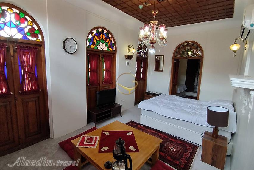 هتل عمارت بهروزی قزوین | علاالدین تراول