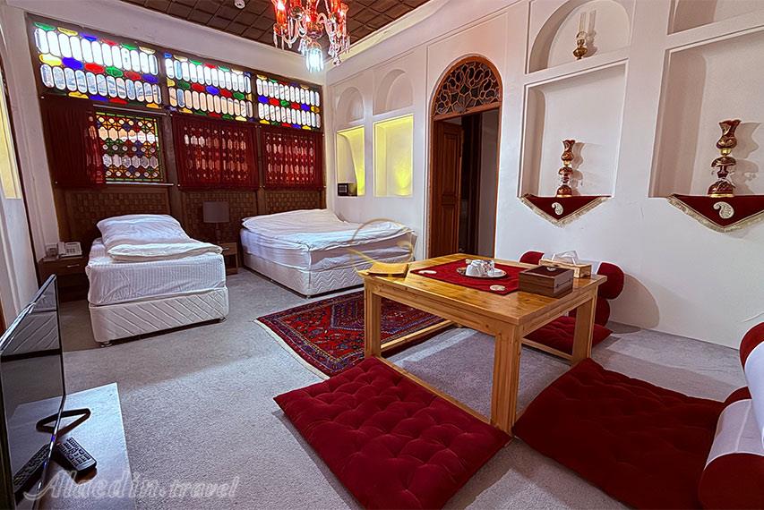 هتل عمارت بهروزی قزوین | علاالدین تراول