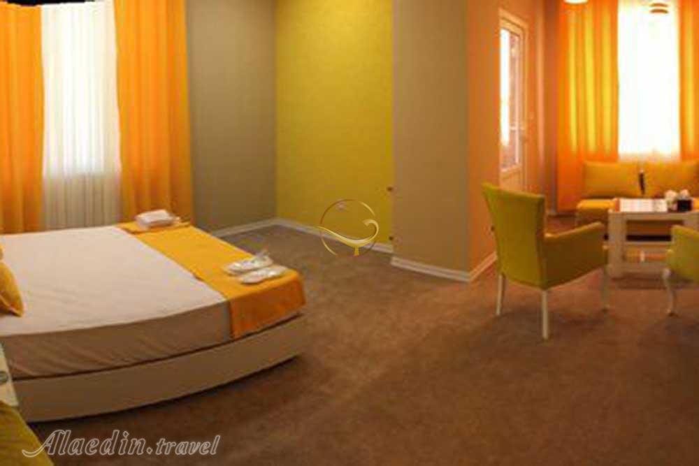 فضای نشیمن هتل 4 ستاره ایرانیان قزوین | علاءالدین تراول