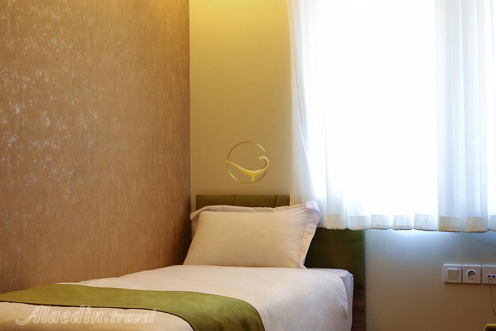 اتاق یک تخته هتل مینو قزوین | علاءالدین تراول