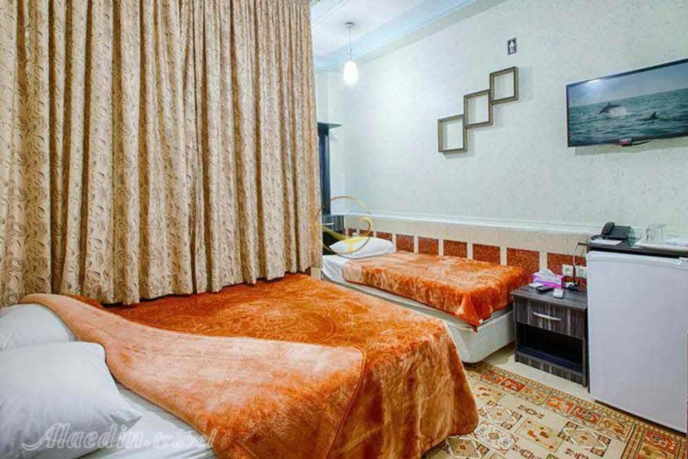 اتاق سه تخته هتل آسماری قشم | علاءالدین تراول
