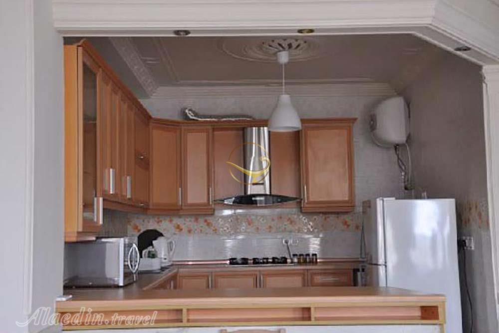 آشپزخانه هتل آپارتمان کیمیا 1 قشم | علاءالدین تراول