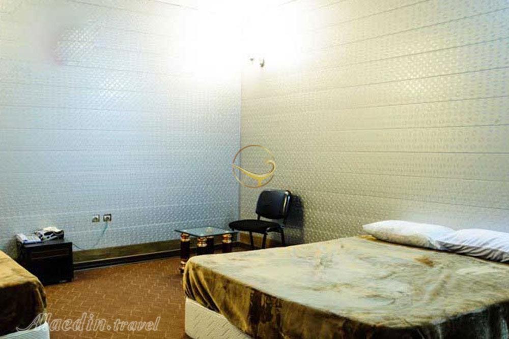 اتاق سه تخته هتل نخل زرین قشم | علاءالدین تراول