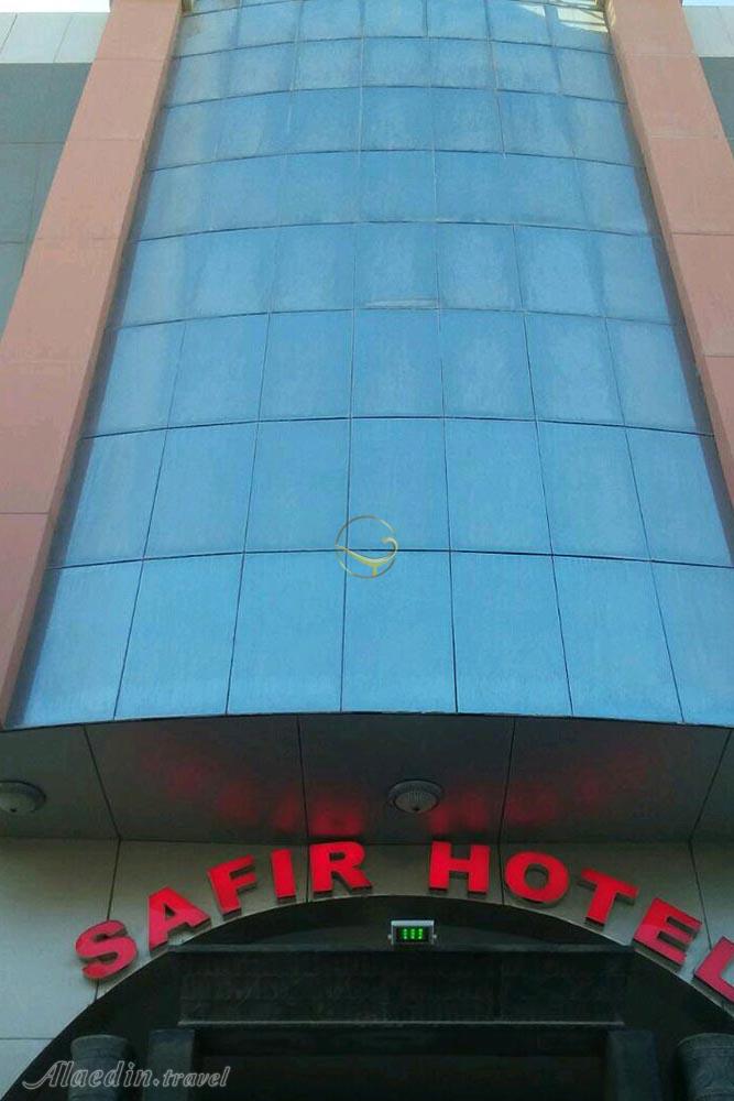 نمای هتل آپارتمان سفیر قشم | علاءالدین تراول