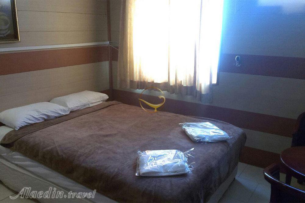 اتاق دو تخته هتل 3 ستاره شمس قشم | علاءالدین تراول