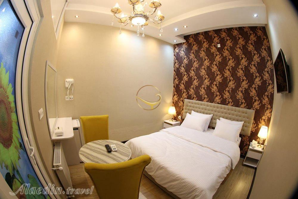 اتاق دبل با تخت کینگ سایز هتل 4 ستاره الوند قم | علاءالدین تراول