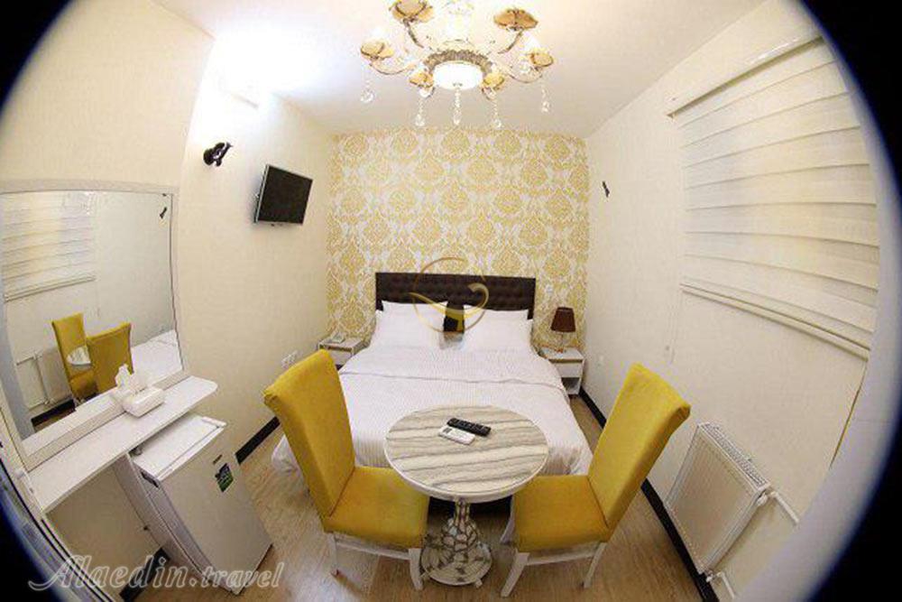 اتاق دبل با تخت کینگ سایز هتل 4 ستاره الوند قم | علاءالدین تراول