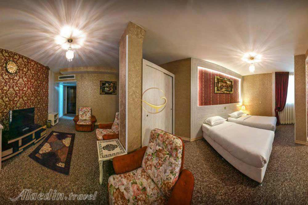 سوئیت VIP دو نفره هتل 4 ستاره استقلال قم | علاءالدین تراول