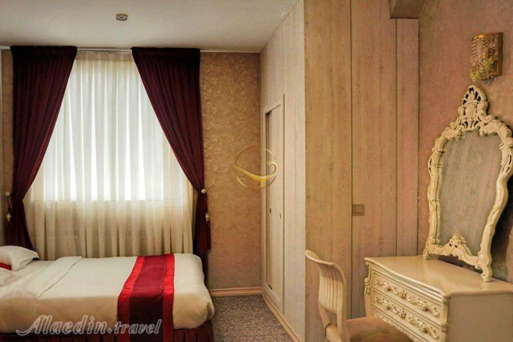 اتاق دو تخته هتل 4 ستاره استقلال قم | علاءالدین تراول