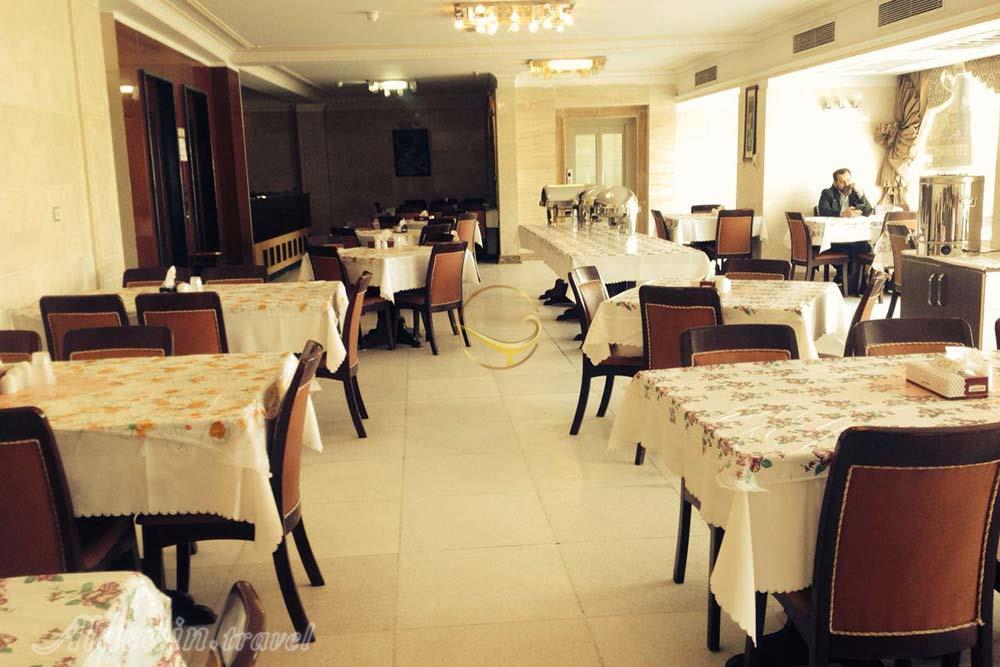 رستوران هتل آپارتمان 3 ستاره فدک قم | علاءالدین تراول