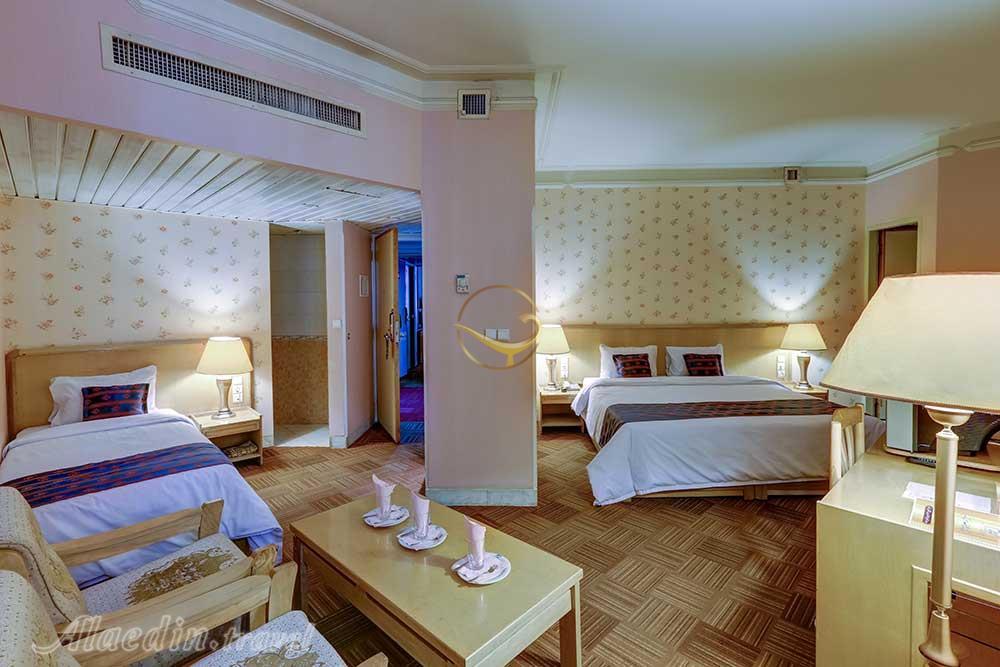 اتاق سه تخته هتل 4 ستاره بین المللی قم | علاءالدین تراول