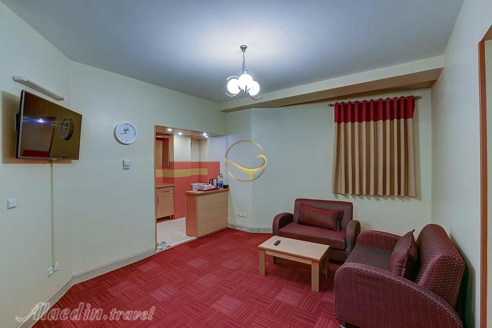 سوئیت دوخوابه چهارنفره هتل 4 ستاره المپیک قم | علاءالدین تراول