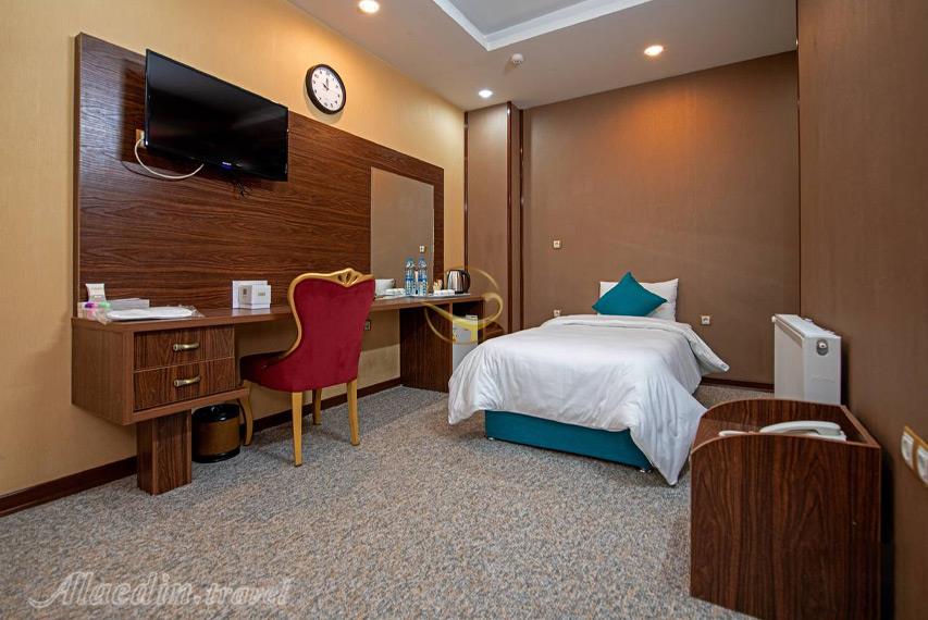 هتل ونوس قم | علاءالدین تراول