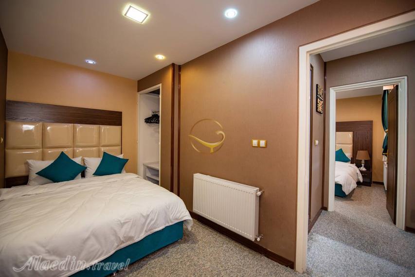 هتل ونوس قم | علاءالدین تراول