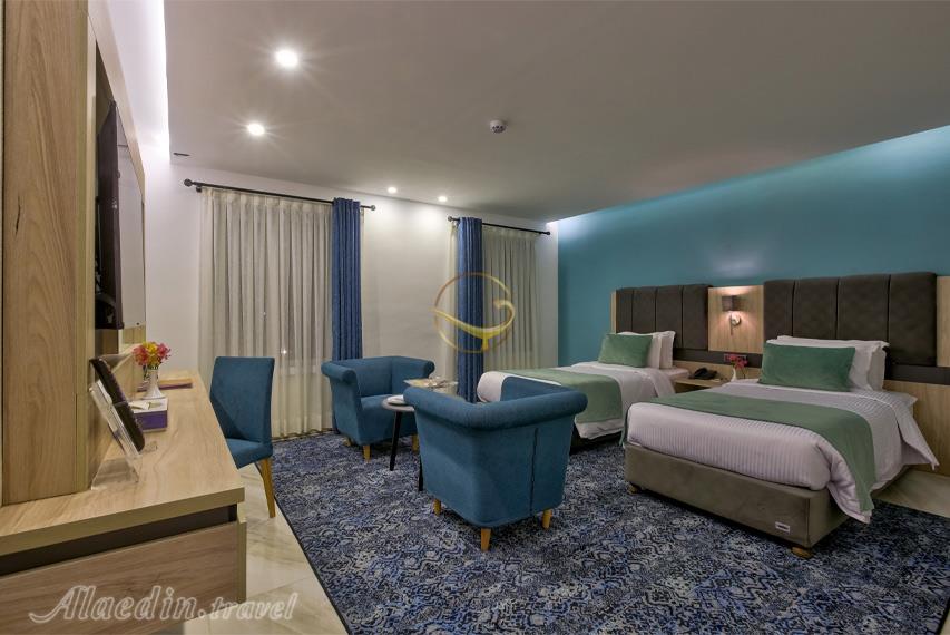 اتاق سه تخته هتل آپارتمان کوثر رامسر | علاالدین تراول