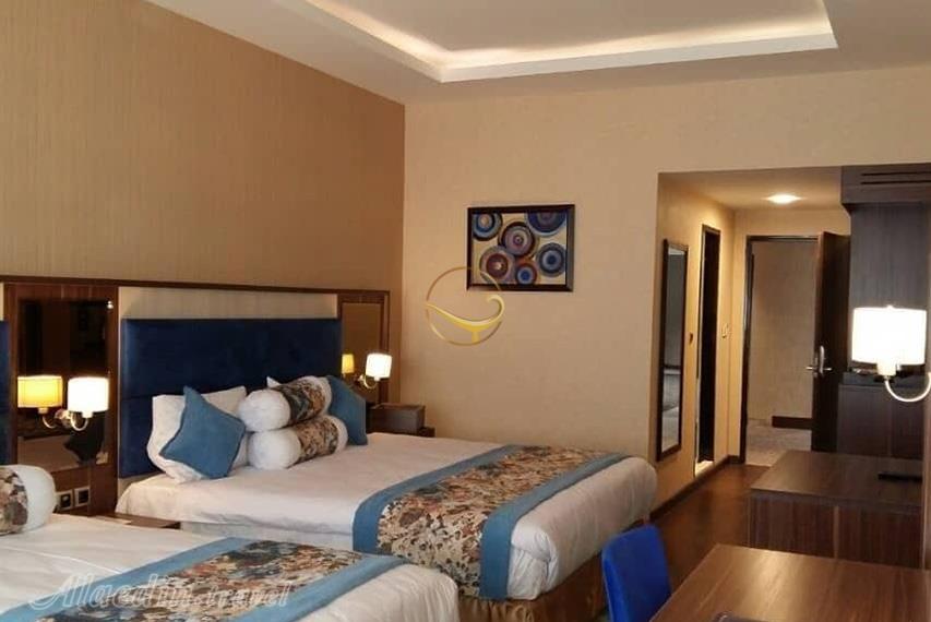 اتاق هتل چهار ستاره پارسیان آزادی رامسر | علاءالدین تراول