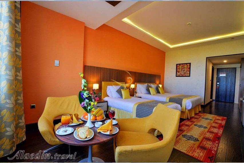 اتاق هتل چهار ستاره پارسیان آزادی رامسر | علاءالدین تراول