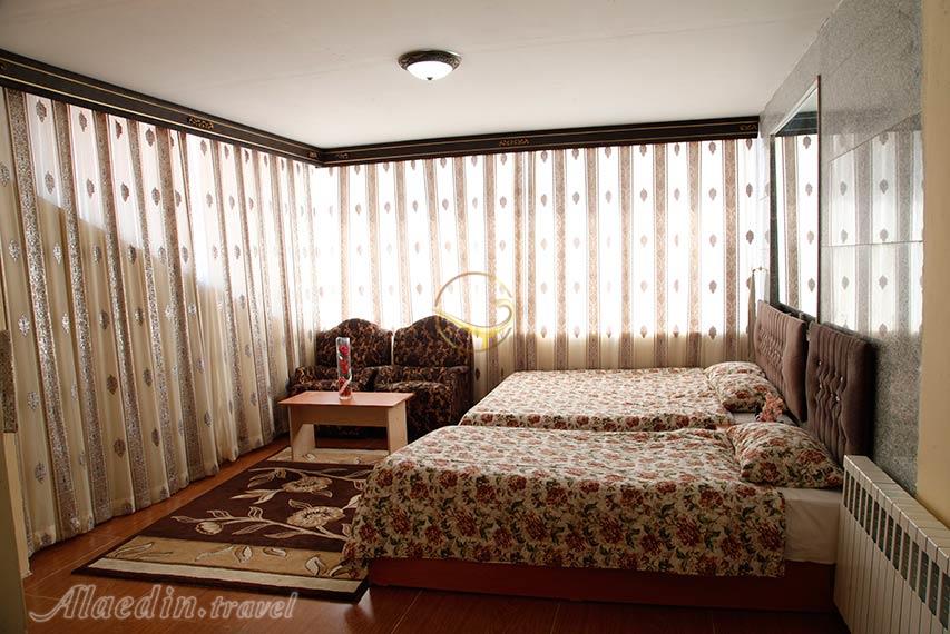 هتل بزرگ سیروس رودسر | علاءالدین تراول