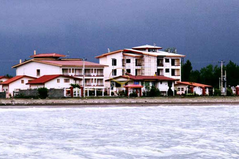 نمای هتل آپارتمان 4 ستاره پدیدار خزر رودسر | علاءالدین تراول