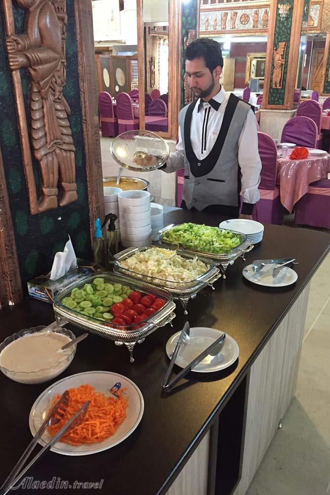 سالاد بار تالار پذیرایی هتل 3 ستاره کاملیا سبزوار  | علاءالدین تراول