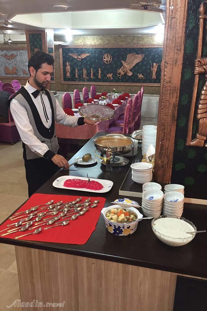 بوفه تالار پذیرایی هتل 3 ستاره کاملیا سبزوار  | علاءالدین تراول