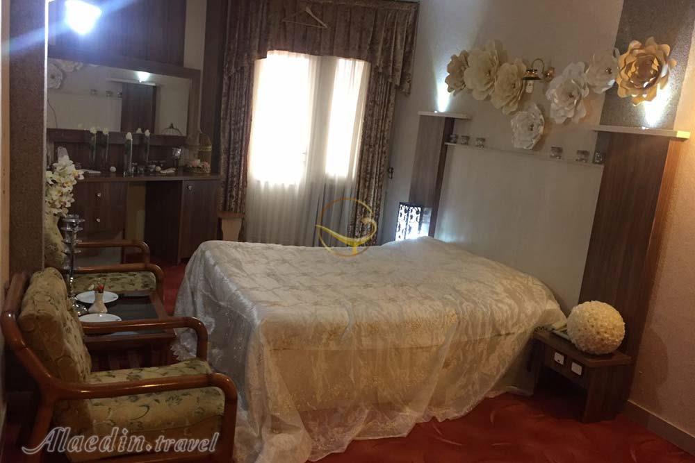 سوئیت سه نفره هتل 3 ستاره کاملیا سبزوار | علاءالدین تراول