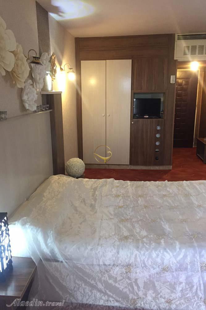 سوئیت سه نفره هتل 3 ستاره کاملیا سبزوار | علاءالدین تراول