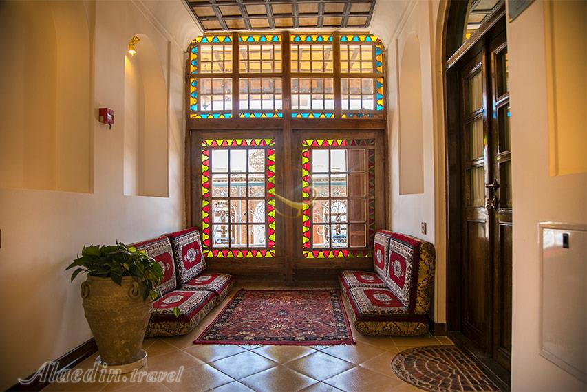 بوتیک هتل دیاکو سنندج | علاالدین تراول