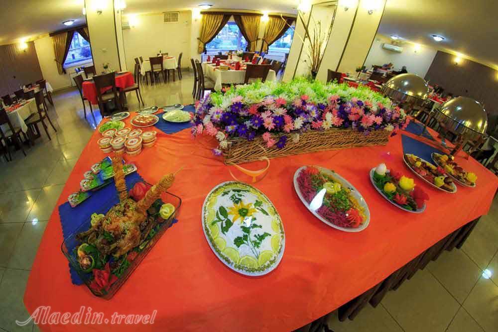 رستوران هتل سه ستاره جهانگردی سنندج | علاءالدین تراول