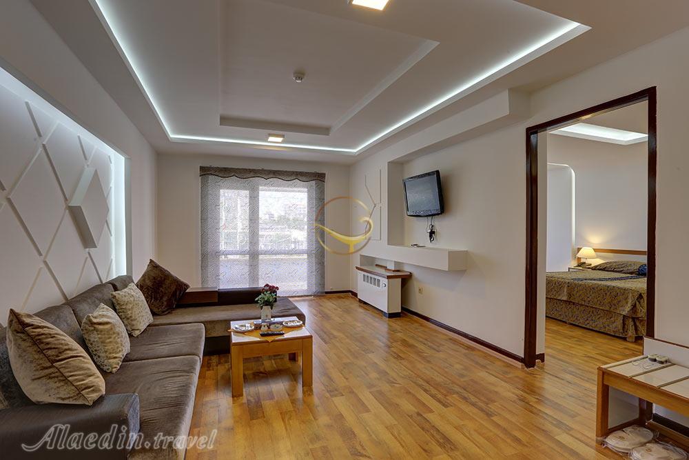 اتاق کانکت چهار نفره هتل 4 ستاره لاله سرعین | علاءالدین تراول