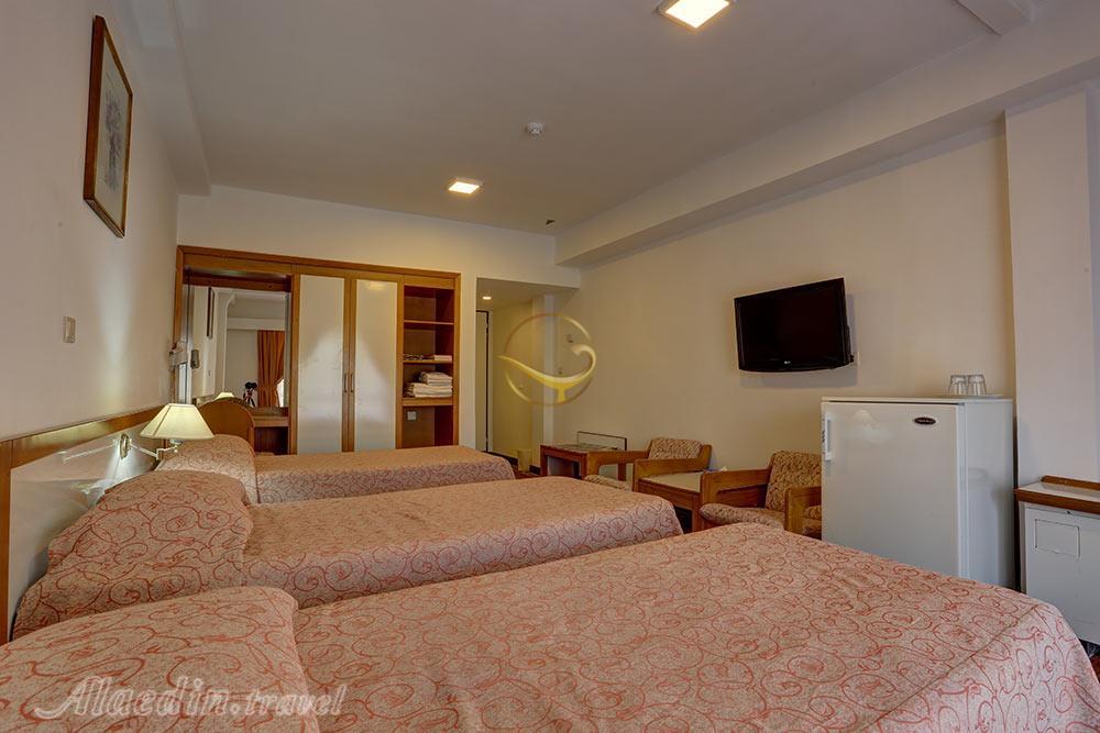 اتاق سه تخته هتل 4 ستاره لاله سرعین | علاءالدین تراول