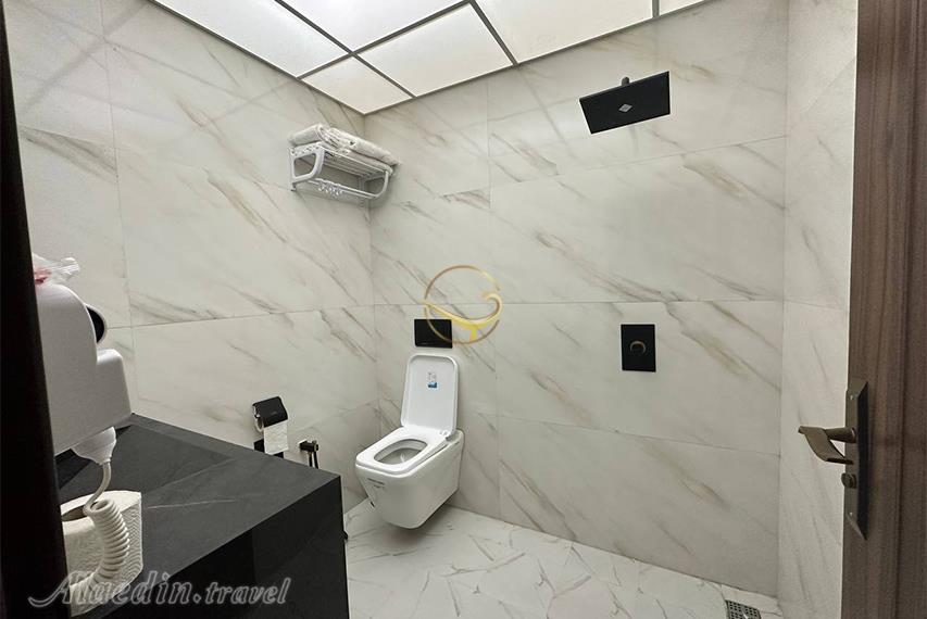 هتل آسمان شهر ساری | علاالدین تراول