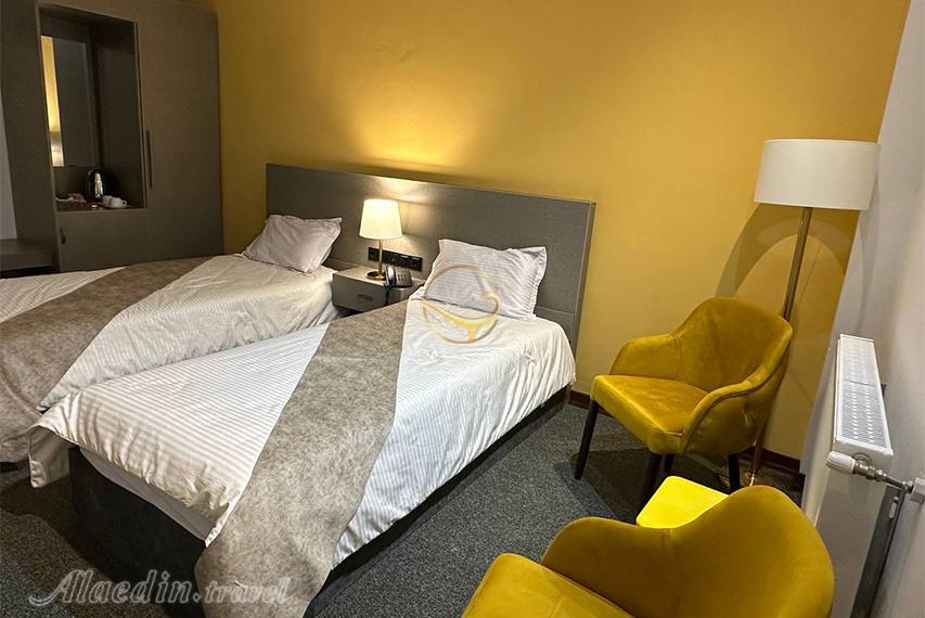 هتل آسمان شهر ساری | علاالدین تراول