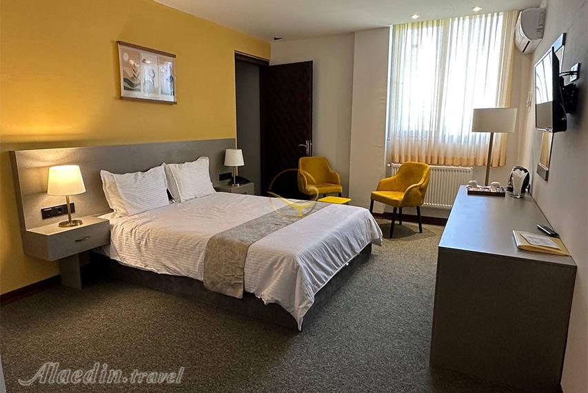 هتل آسمان شهر ساری | علاالدین تراول