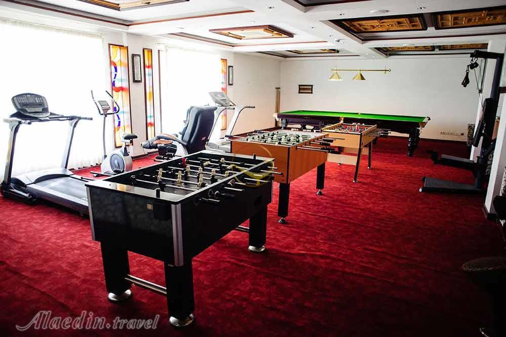 میز بوفه هتل 4 ستاره سالار دره ساری | علاءالدین تراول