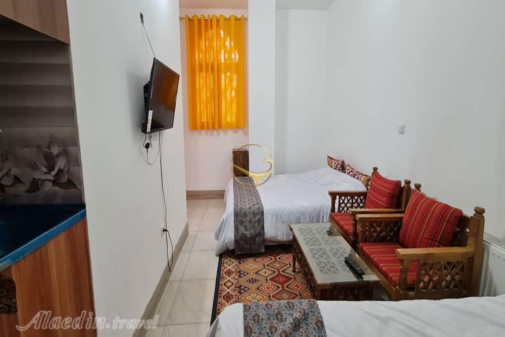 بوتیک هتل عمارت حاکم ساوه | علاءالدین تراول