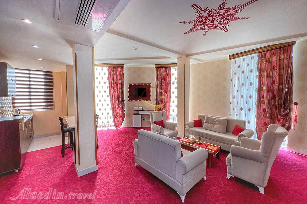 سوئیت رویال هتل قصر بسطام | علاءالدین تراول