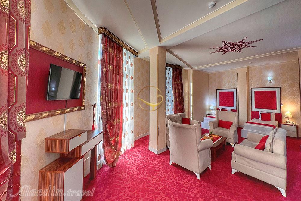 سوئیت رویال هتل قصر بسطام | علاءالدین تراول