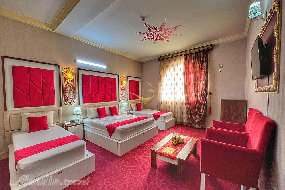 اتاق چهار تخته هتل قصر بسطام | علاءالدین تراول