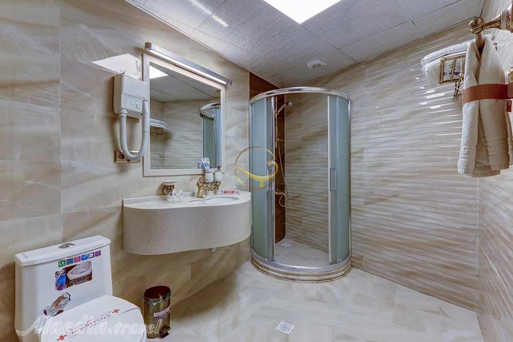 سرویس بهداشتی و حمام هتل 4 ستاره آریو برزن شیراز | علاءالدین تراول