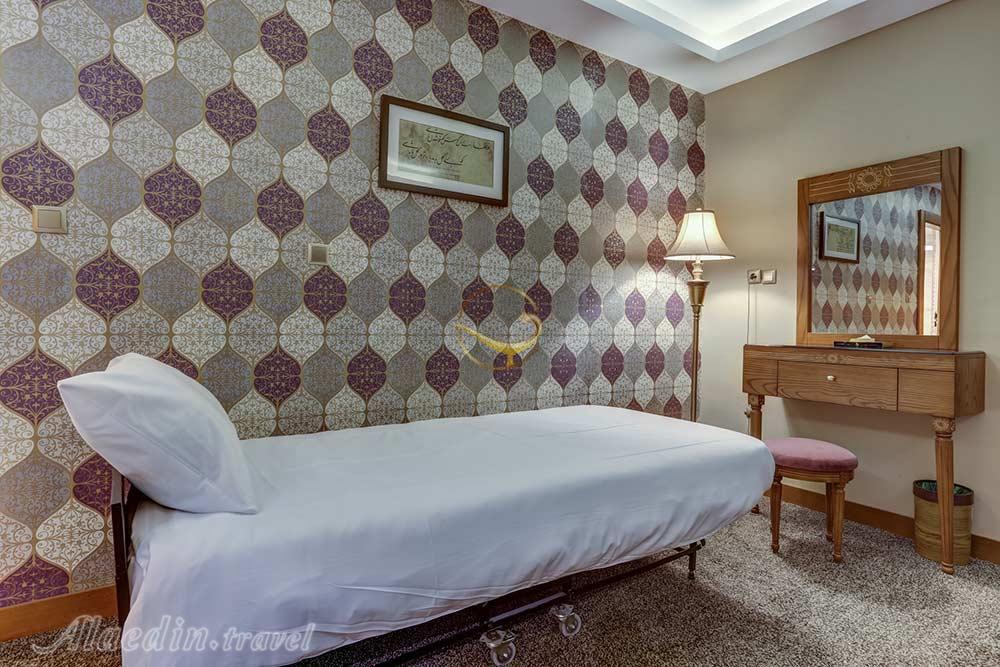 اتاق یک تخته هتل 4 ستاره آریو برزن شیراز | علاءالدین تراول