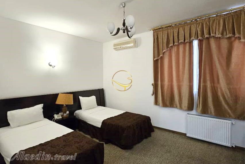 اتاق دوتخته هتل 3 ستاره اطلس شیراز | علاءالدین تراول